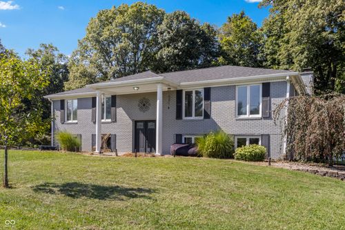 272 Canterbury Dr, Avon, IN, 46123-9040 | Card Image