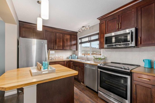 43 Auburn Bay Boulevard Se, Home with 3 bedrooms, 2 bathrooms and 2 parking in Calgary AB | Image 6
