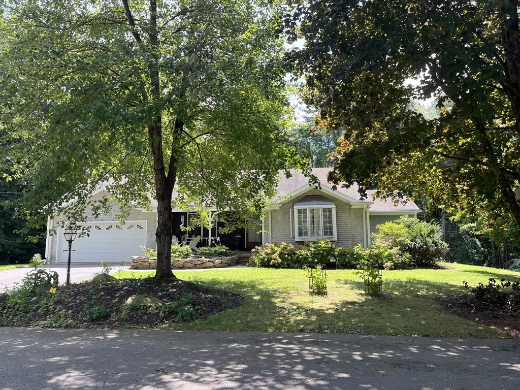 Acorn Ln, Mattapoisett, MA 02739