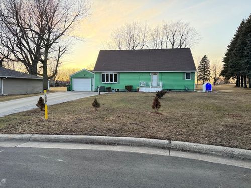 1025 Pershing Blvd, Worthington, MN, 56187-1269 | Card Image