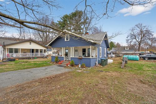 15 Court Ave, Greenwood Lake, NY, 10925-2617 | Card Image