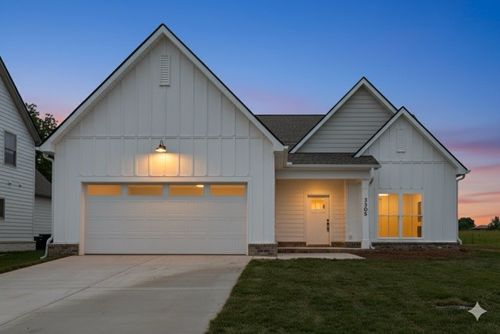 3305 Stonehorn Dr, Bell Buckle, TN, 37020-3012 | Card Image