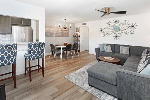 e207-5300 Washington St, Hollywood, FL, 33021 | Card Image