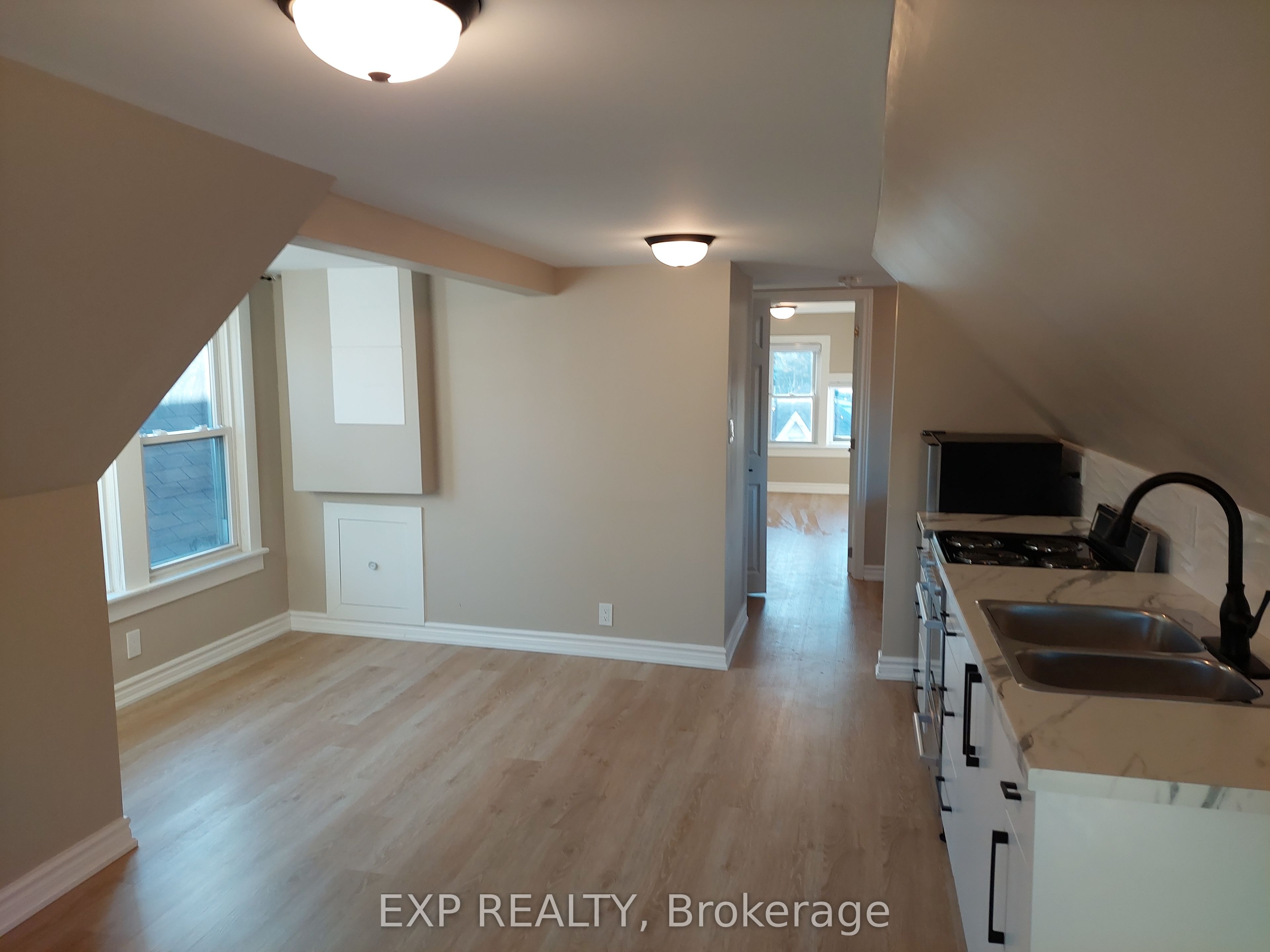 Residential Lease in Hamilton 2