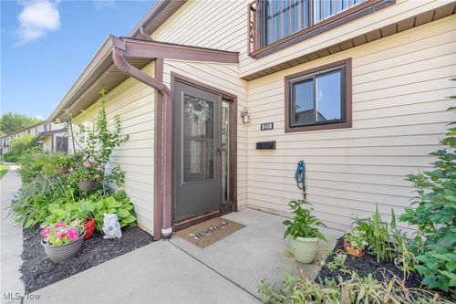 7438 Pine River Court, Middleburg Heights, OH, 44130 | Card Image