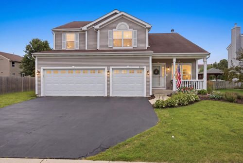 8221 65th Pl, Kenosha, WI, 53142-7584 | Card Image
