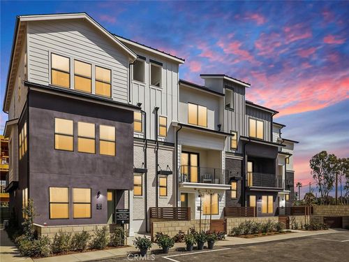 unit-105-19071 Main St, Huntington Beach, CA, 92648-6881 | Card Image