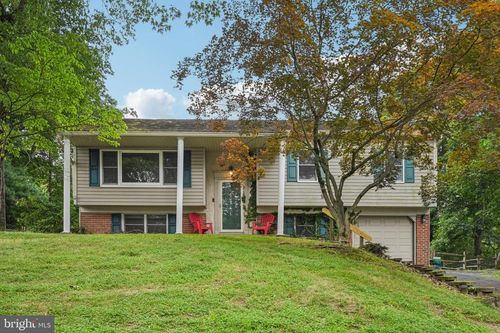 14 Woodsedge Rd, AUDUBON, PA, 19403-2042 | Card Image