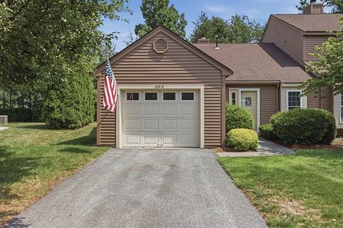 200a-200 Ridgefield Cir, Clinton, MA, 01510 | Card Image