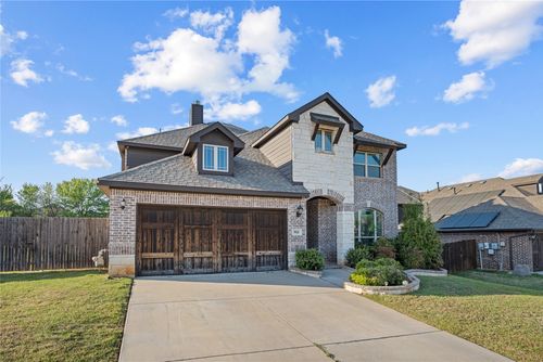 911 Royal Ct, Mansfield, TX, 76063-4546 | Card Image