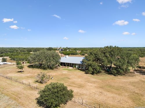 466 County Road 742, Yancey, TX, 78886 | Card Image