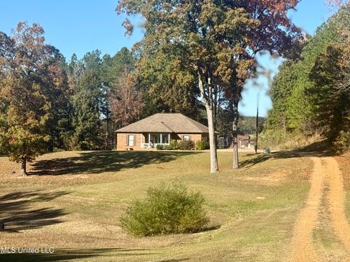 300 Deer Hollow Rd, Grenada, MS, 38901-4442 | Card Image
