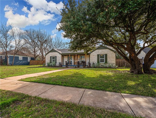 3218 Cumberland Ave, House other with 3 bedrooms, 2 bathrooms and 2 parking in Waco TX | Image 12