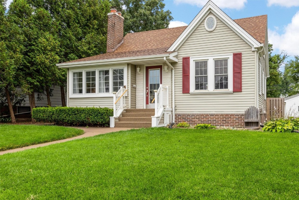 Johnson Ave, Cedar Rapids, IA 52405