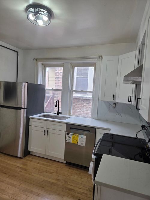 apt-3-6433 N Hamilton Ave, Chicago, IL, 60645-1816 | Card Image