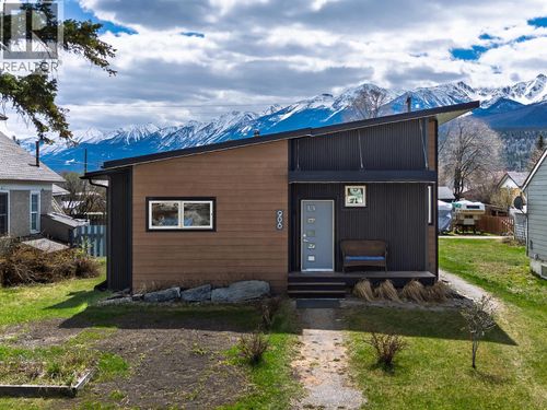 908 12th St S, Golden, BC, V0A1H2 | Card Image