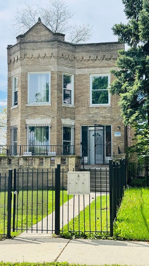 4701 W West End Ave, Chicago, IL, 60644-2756 | Card Image