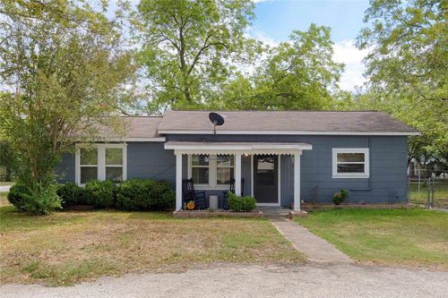 401 S Pecan St, Moulton, TX, 77975 | Card Image