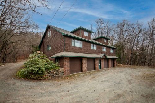 798 Vt Route 100 N, Wilmington, VT, 05363-7919 | Card Image