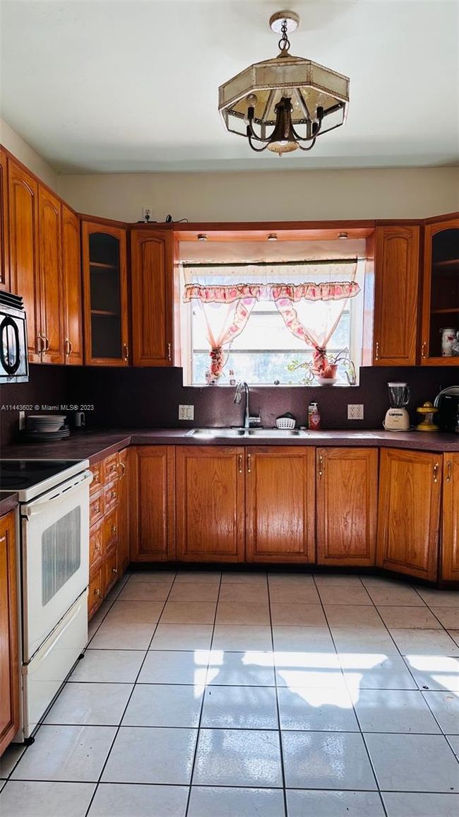 1414 Sw 19 Th Ave, House other with 4 bedrooms, 3 bathrooms and null parking in Miami FL | Image 13