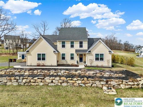 2645 Longridge Dr, Hellertown, PA, 18055 | Card Image