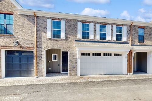 707 England Rd, Cranberry Twp, PA, 16066-2902 | Card Image
