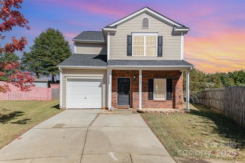 3407 Charterhall Ln, Charlotte, NC, 28215-7803 | Card Image