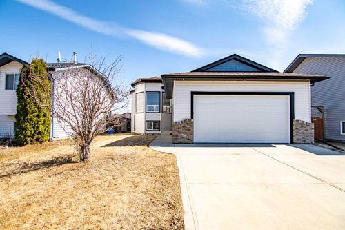 355 Duston Street, Home with 4 bedrooms, 3 bathrooms and 2 parking in Red Deer AB | Card Image