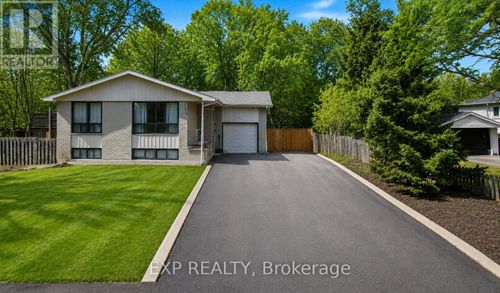 upper-1175 Pinegrove Road, Oakville (WO West), ON, L6L2W3 | Card Image