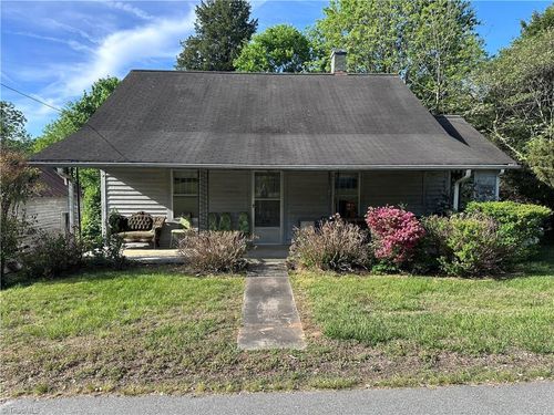 138 Hemlock St, Mocksville, NC, 27028-2208 | Card Image