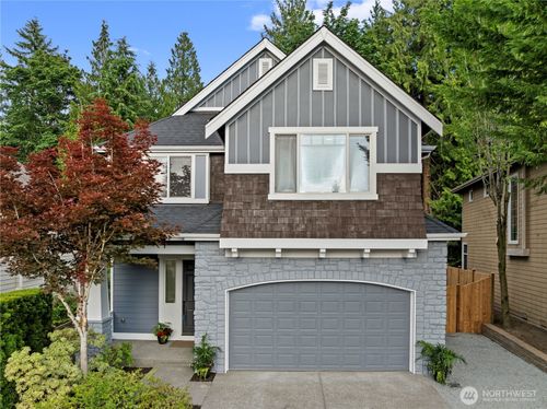 11832 158th Ave Ne, Redmond, WA, 98052-2628 | Card Image