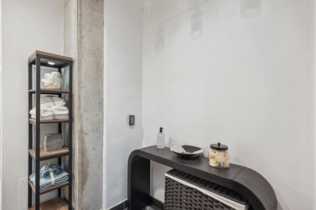 APT-209 - 1616 Fountain View Dr, Condo with 1 bedrooms, 1 bathrooms and 2 parking in Houston TX | Image 28