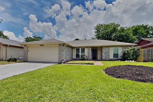 10107 King Ranch Ln, Sugar Land, TX, 77498-1400 | Card Image