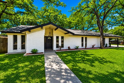 1917 Toplea Dr, Euless, TX, 76040-4038 | Card Image