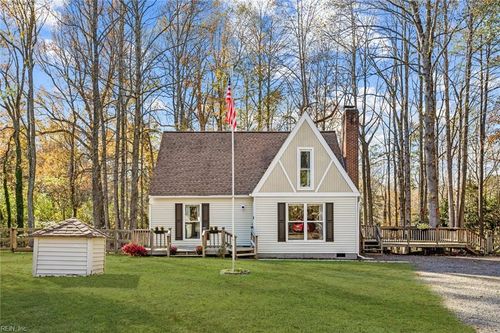 6630 Valley Dr, Gloucester, VA, 23061-3929 | Card Image