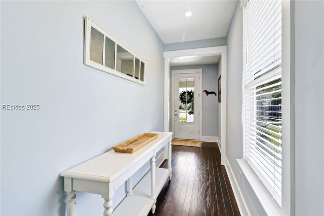 Entry Way | Image 4