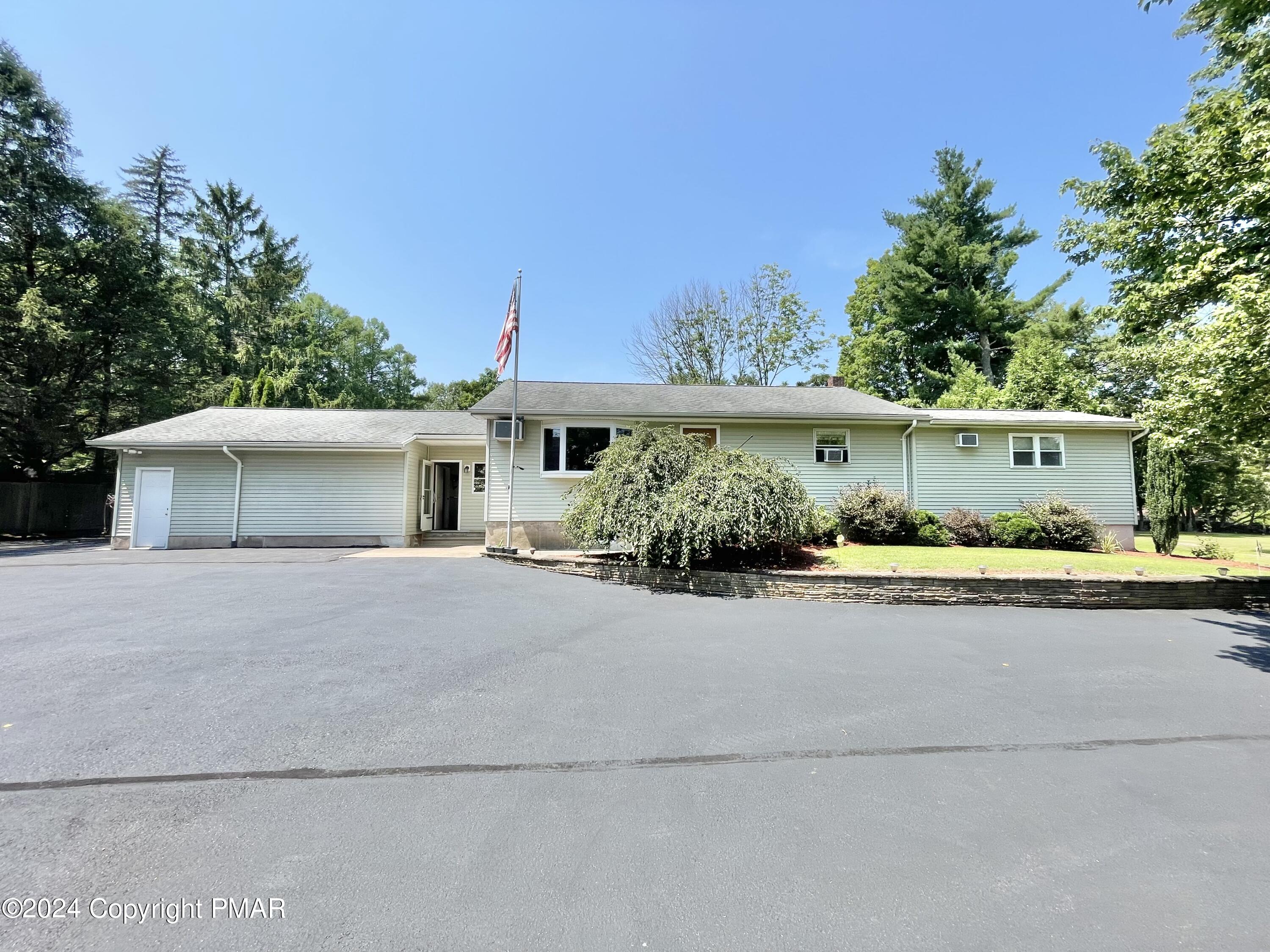 Shine Hill Rd, Henryville, PA 18332