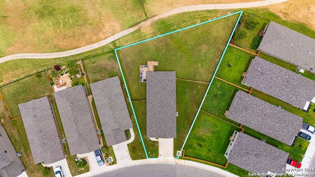 489 Middle Green Loop, House other with 3 bedrooms, 2 bathrooms and null parking in Floresville TX | Image 18