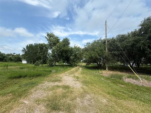 4422 County Road 888, Rosharon, TX, 77583-2338 | Card Image