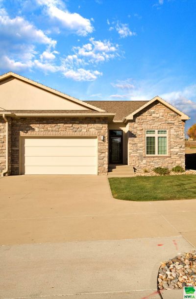 6349 Whispering Creek Dr, House other with 3 bedrooms, 3 bathrooms and null parking in Sioux City IA | Image 1