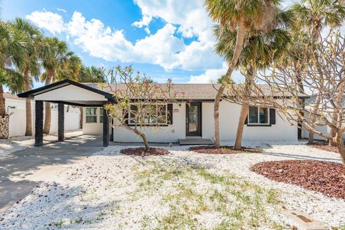 463 85th Ave, St Pete Beach, FL, 33706-1511 | Card Image