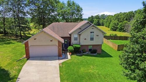 4 Remington Dr, Monett, MO, 65708-9196 | Card Image