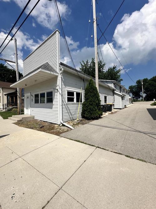 1005 Main Street, Saint Cloud, WI, 53079 | Card Image
