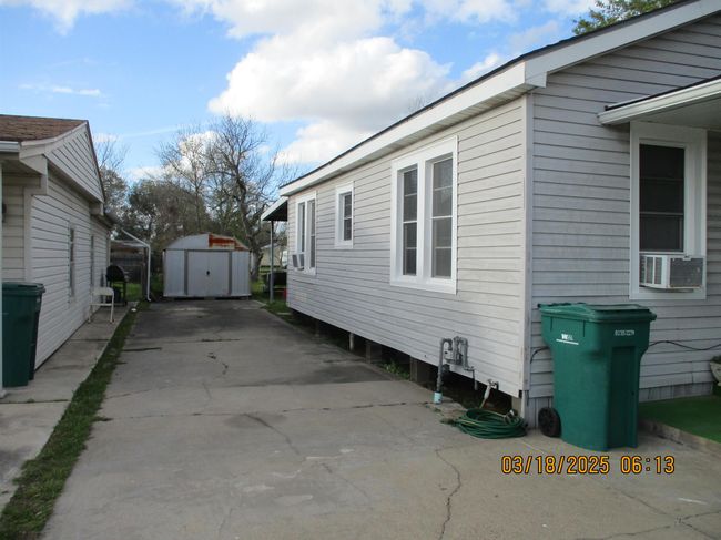 1806 Dupont Dr, House other with 2 bedrooms, 1 bathrooms and null parking in Orange TX | Image 5