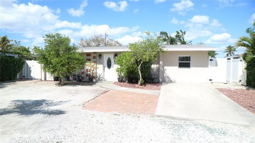 1-2201 Coronet St, FORT MYERS, FL, 33907-3035 | Card Image
