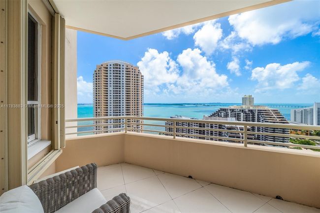 APT-2611 - 888 Brickell Key Dr, Condo with 2 bedrooms, 3 bathrooms and null parking in Miami FL | Image 30