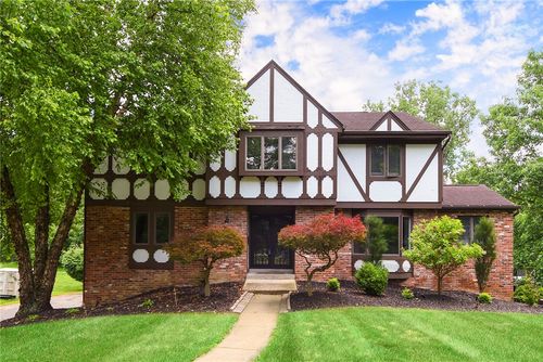 153 Oakwood Rd, Canonsburg, PA, 15317-2686 | Card Image