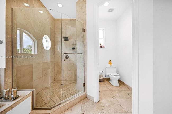 3521 Forest View Cir, House other with 5 bedrooms, 5 bathrooms and null parking in Fort Lauderdale FL | Image 46