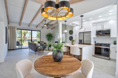 842 N Calle De Pinos, Palm Springs, CA, 92262-5920 | Card Image