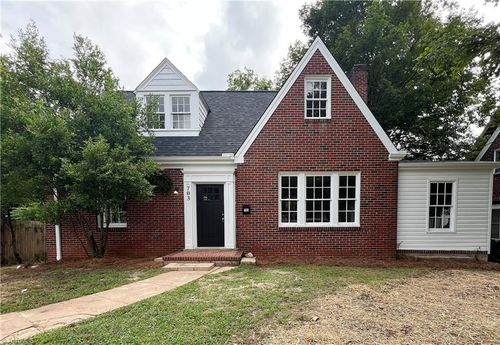 703 Mulberry Rd, Martinsville, VA, 24112-3918 | Card Image